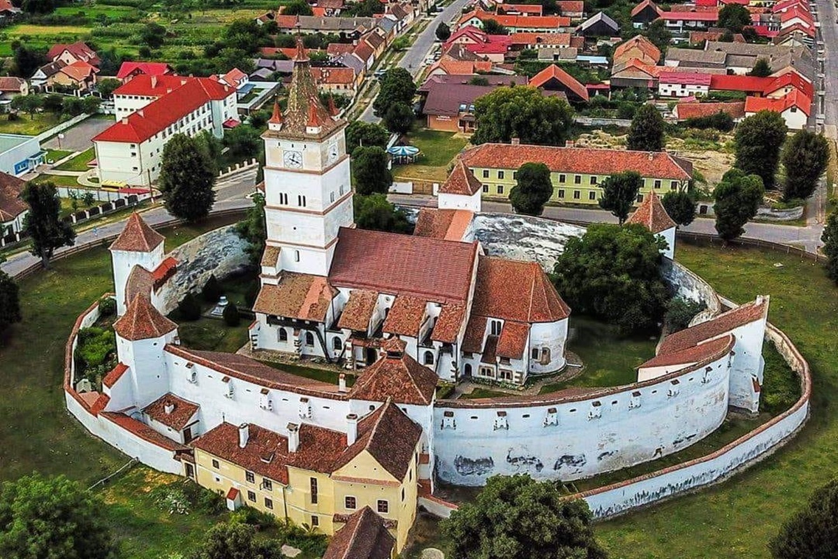 Destinația de vacanță 2024: Muntele Mierii din județul Brașov
